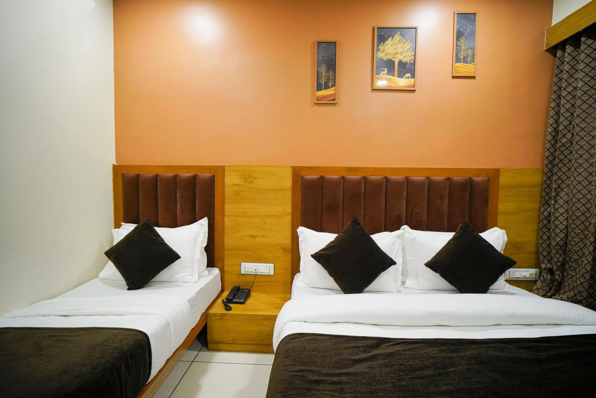 Hotel Suncity Ахмедабад Экстерьер фото